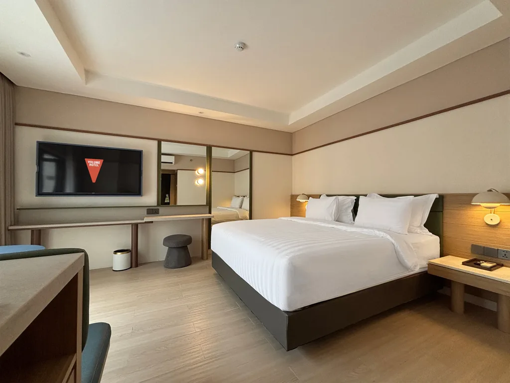 Di dalam Kamar Country di Volume Hotel Bandung, foto 2 dari 12