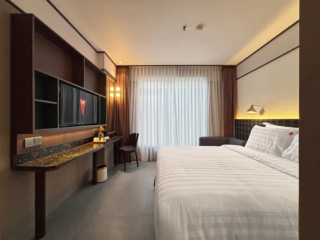 Di dalam Kamar Amapiano di Volume Hotel Bandung, foto 4 dari 7