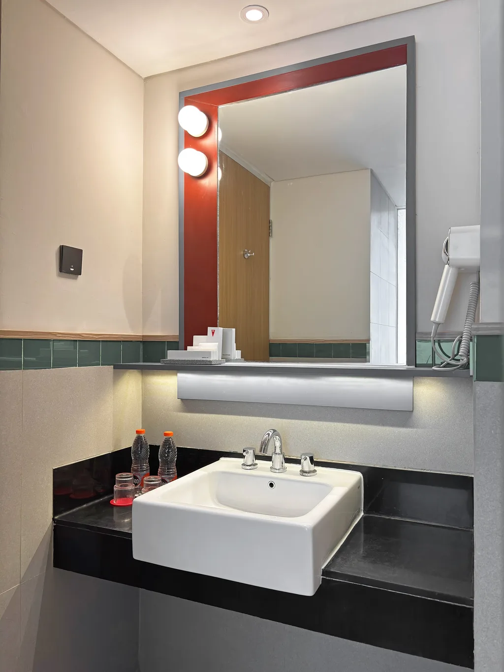 Kamar mandi Kamar Enka