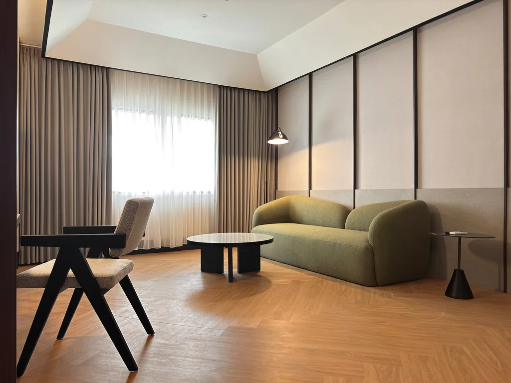 Di dalam Opera Suite di Volume Hotel Bandung, foto 3 dari 10