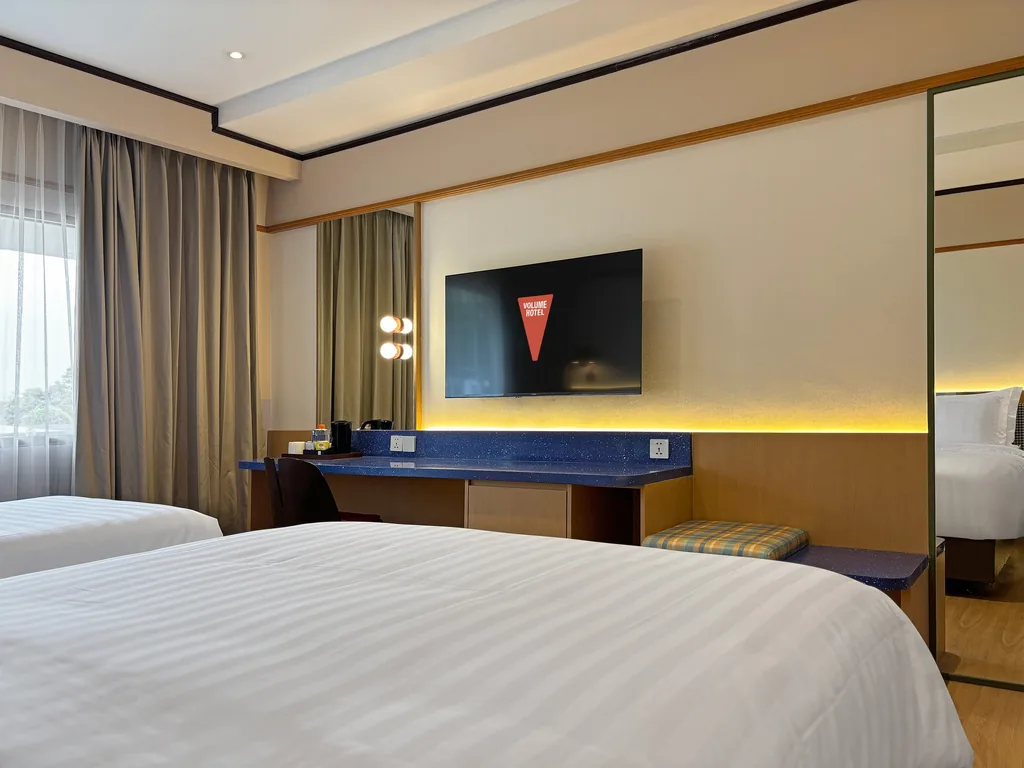Di dalam Kamar Contemporary di Volume Hotel Bandung, foto 4 dari 9