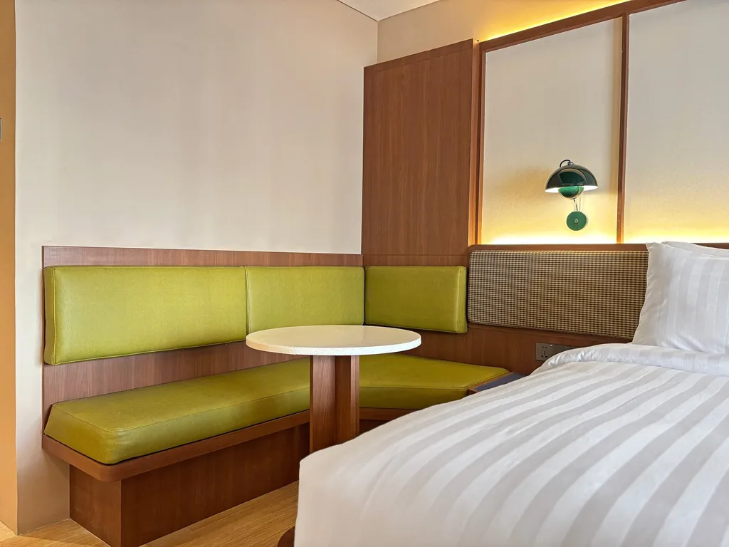 Kamar Jazz di Volume Hotel Bandung, kasur king