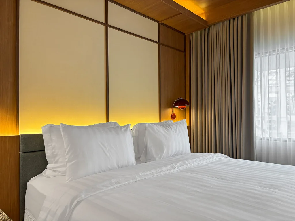 Di dalam Yokyoku Suite di Volume Hotel Bandung, foto 6 dari 9