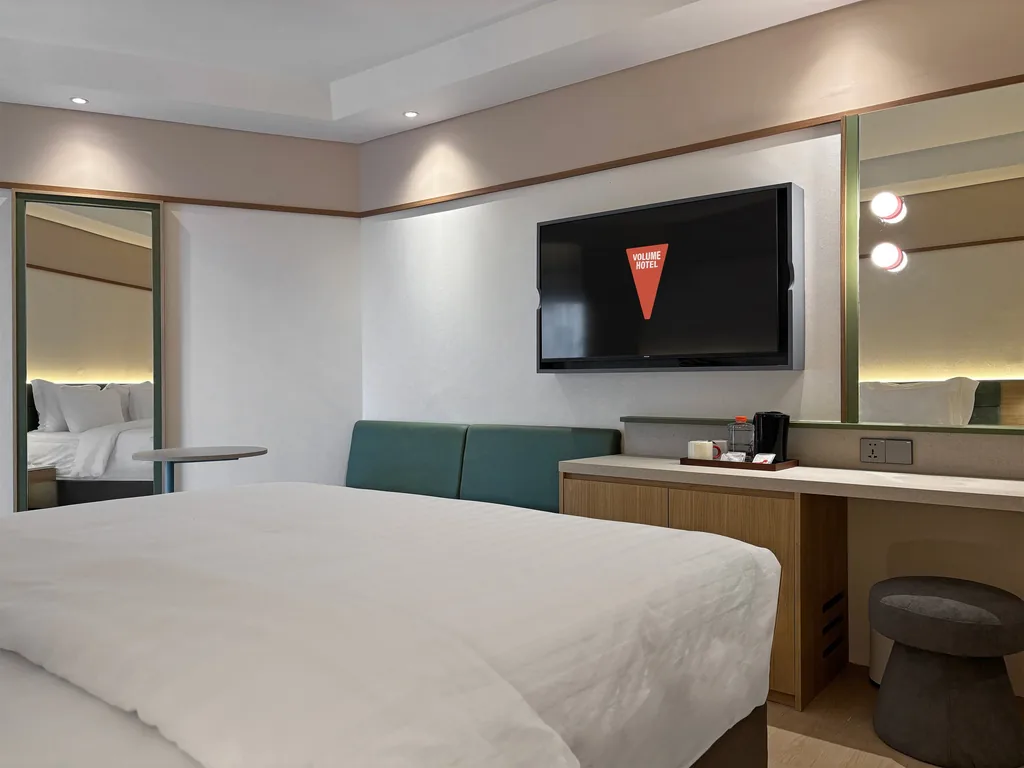 Di dalam Kamar Country di Volume Hotel Bandung, foto 5 dari 12