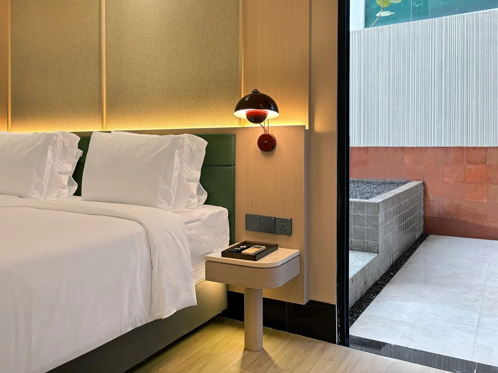 Kamar Koto di Volume Hotel Bandung, king + twin