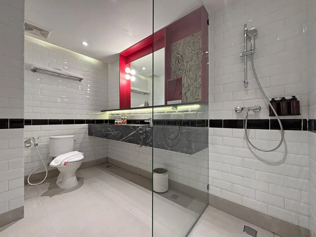 Kamar mandi Yokyoku Suite