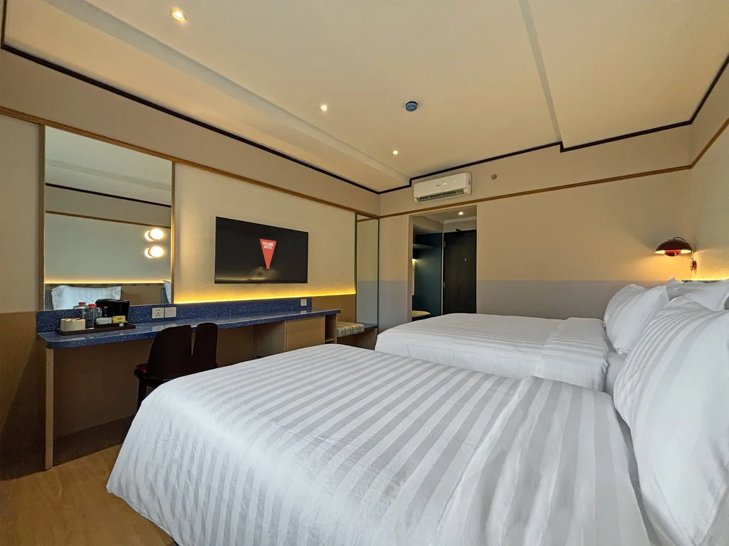 Di dalam Kamar Contemporary di Volume Hotel Bandung, foto 2 dari 9