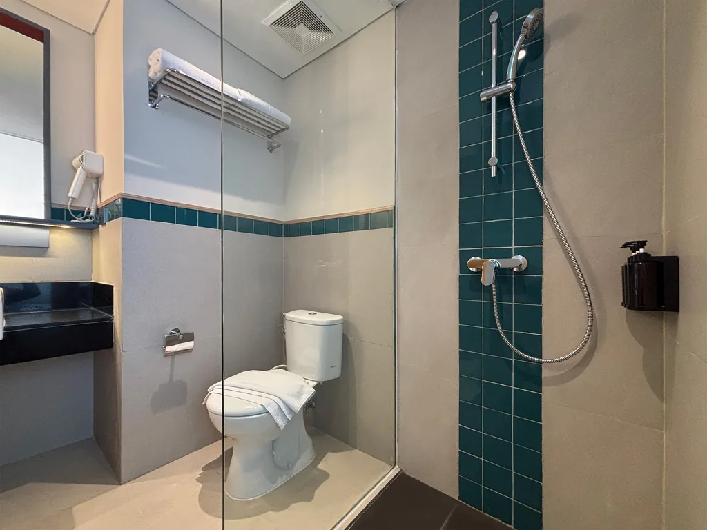 Kamar mandi Kamar Enka