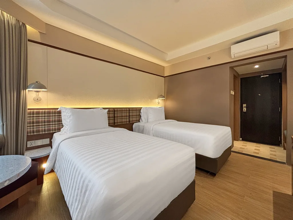 Di dalam Kamar Folk di Volume Hotel Bandung, foto 4 dari 9