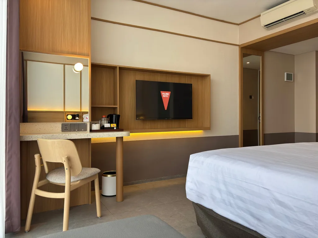 Kamar Enka di Volume Hotel Bandung, kasur queen