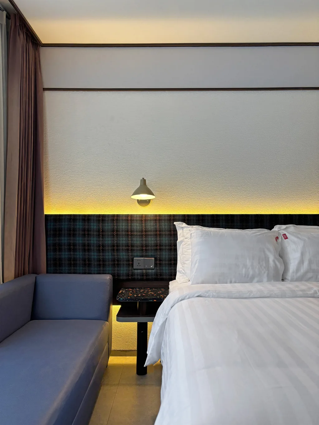 Di dalam Kamar Amapiano di Volume Hotel Bandung, foto 5 dari 7