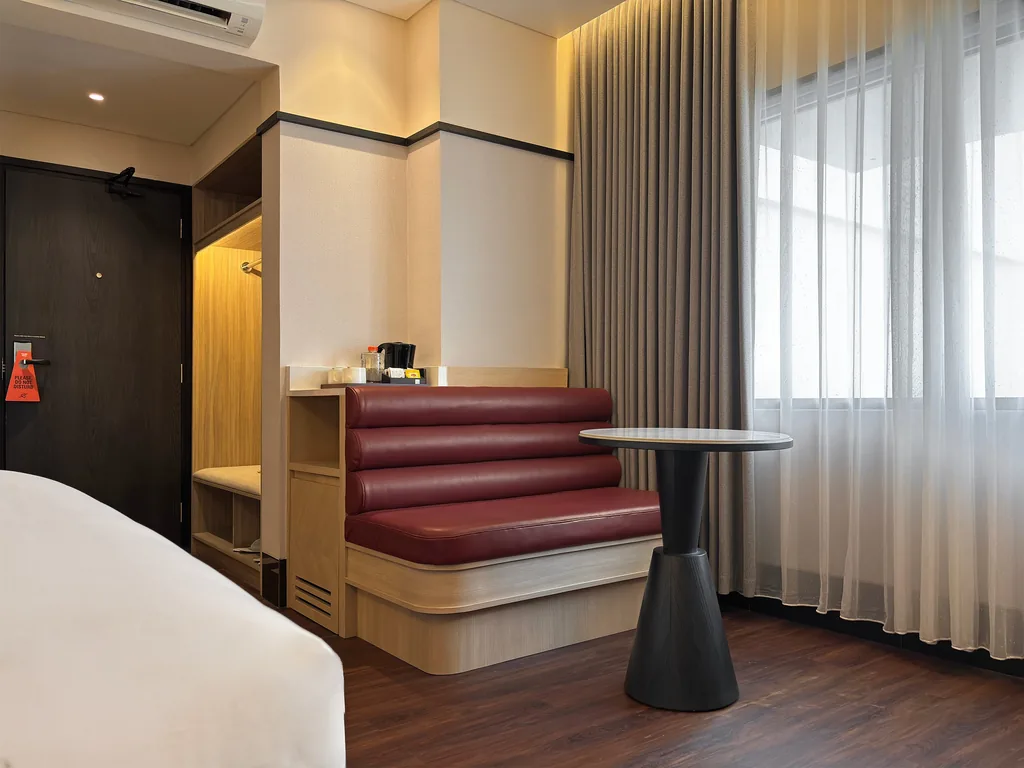 Di dalam Kamar Bossa Nova di Volume Hotel Bandung, foto 5 dari 8