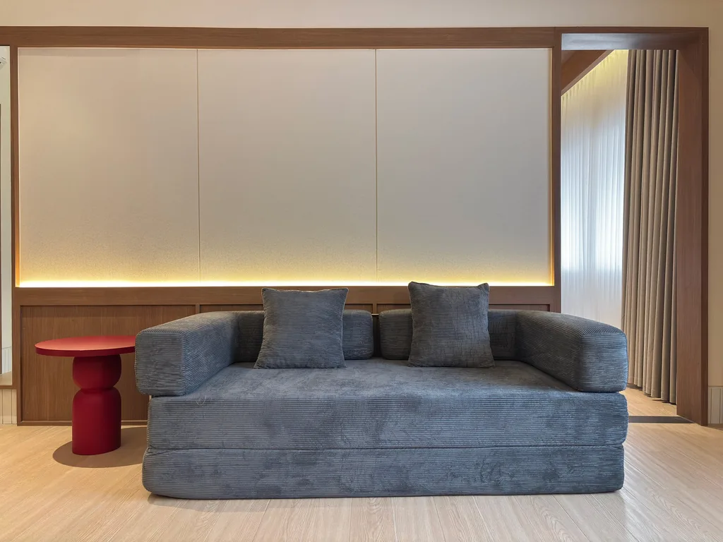 Di dalam Yokyoku Suite di Volume Hotel Bandung, foto 2 dari 9