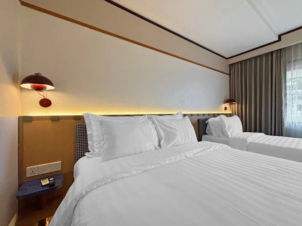 Di dalam Kamar Contemporary di Volume Hotel Bandung, foto 5 dari 9