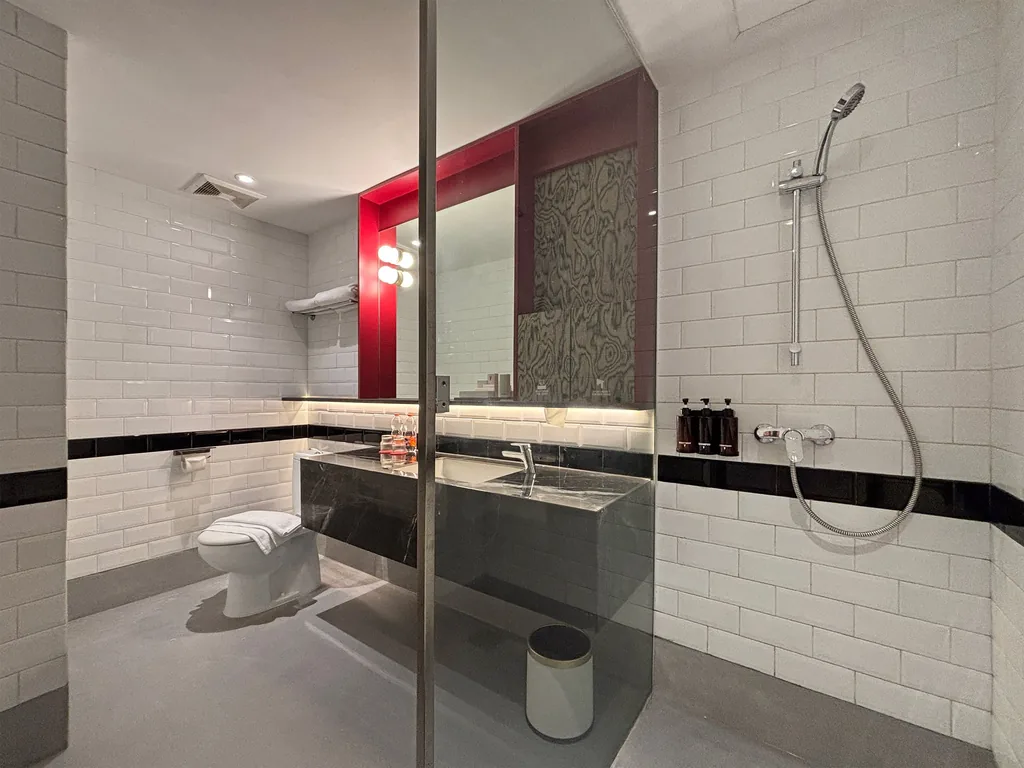 Kamar mandi Opera Suite