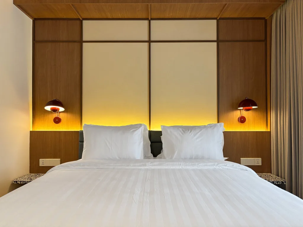 Di dalam Yokyoku Suite di Volume Hotel Bandung, foto 5 dari 9