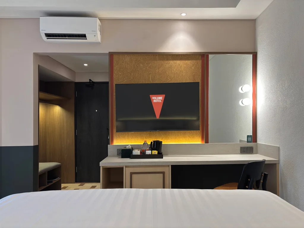 Di dalam Kamar Flamenco di Volume Hotel Bandung, foto 7 dari 11